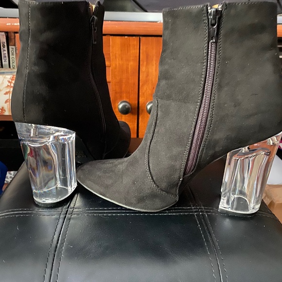 Boots Heels - Picture 3 of 3